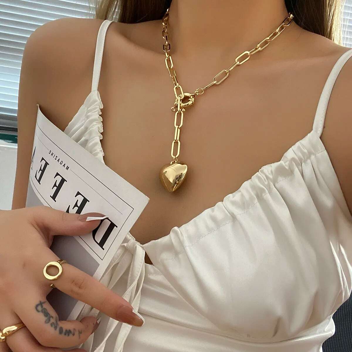 'Classic Elegance' Stylish Heart Necklace