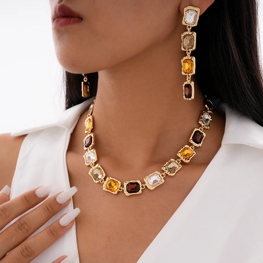 URBAN CRYSTAL NECKLACE AND EARRING SET