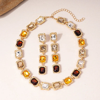 URBAN CRYSTAL NECKLACE AND EARRING SET